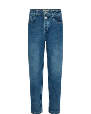 Adeline Sia jeans