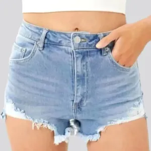 Wide-leg grunge jeans shorts